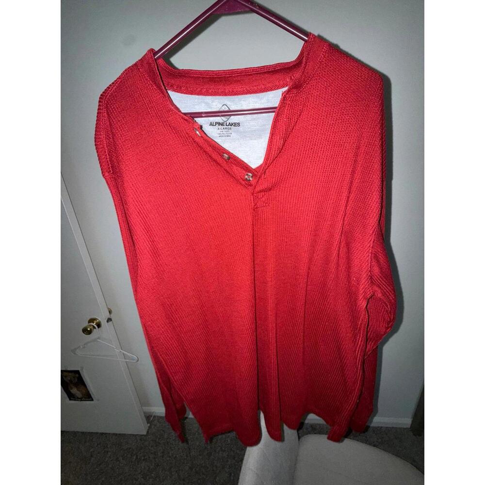 Men’s shirt / sweater button up